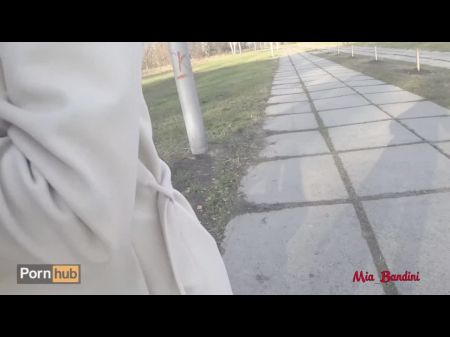 espanola en vestido se quita ropa y muestra su tetas grandes
