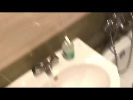folla en el baño