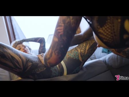 lesbian anal strap on