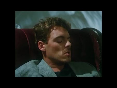 madre italiana con hijo retro