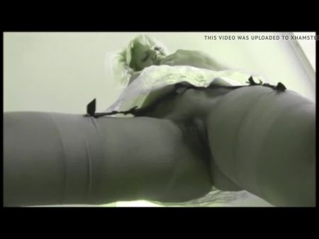 maduro en slip blanco