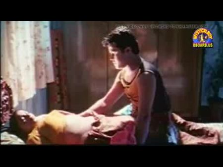 aarti_axis_bank_mallu_con_platano