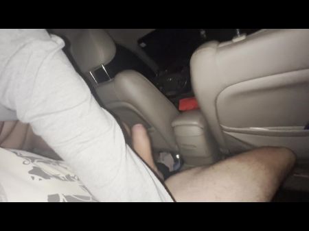 exitando a un hombre