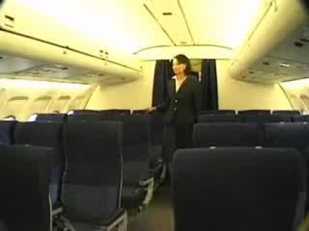 azafatas en panty follando en el avión