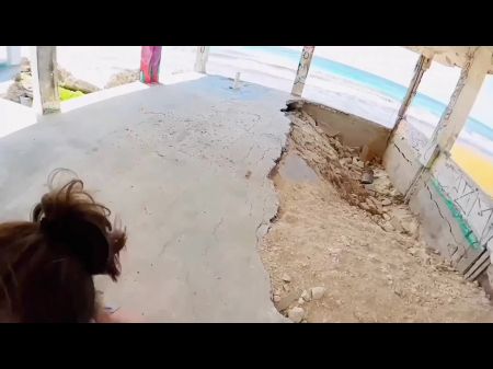 esposa con toro en la playa