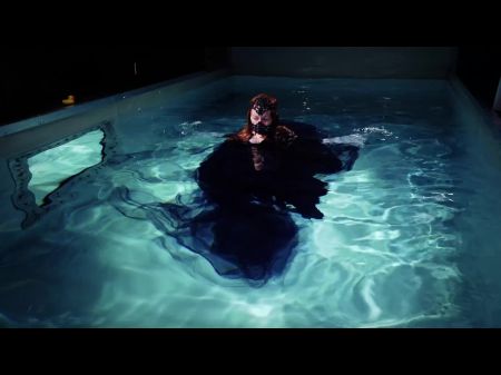 travestis bajo el agua