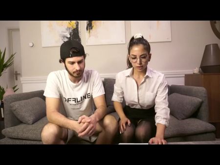 duerme con su hermana y follan